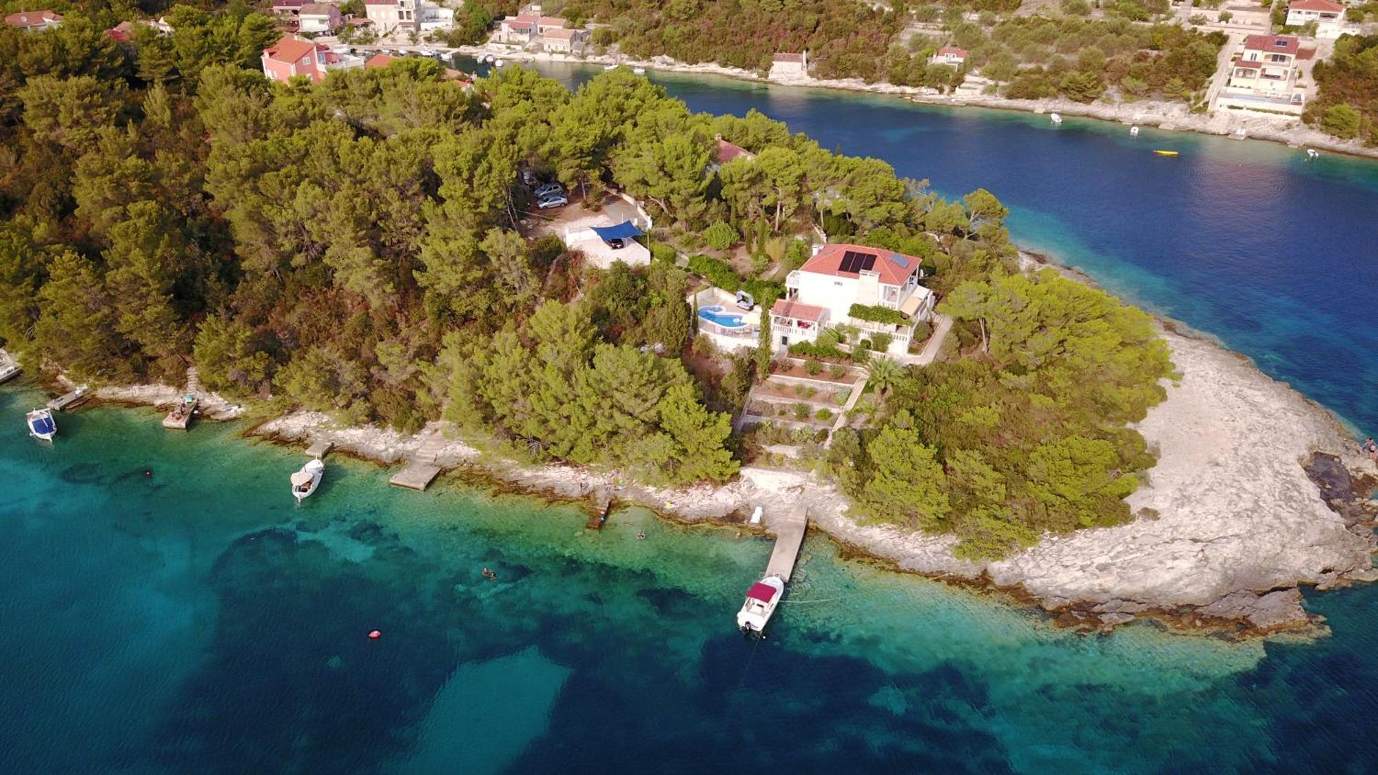 Waterfront Villa With Pool 尼亚卢卡 外观 照片